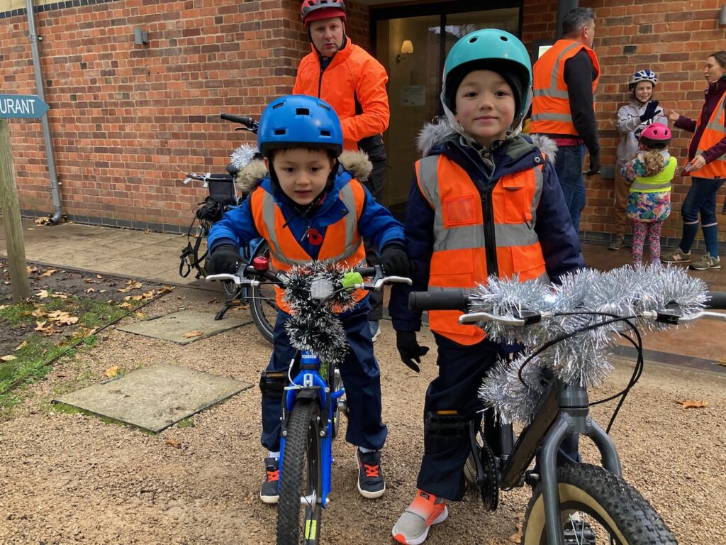 IMG_1280 Kids on bikes